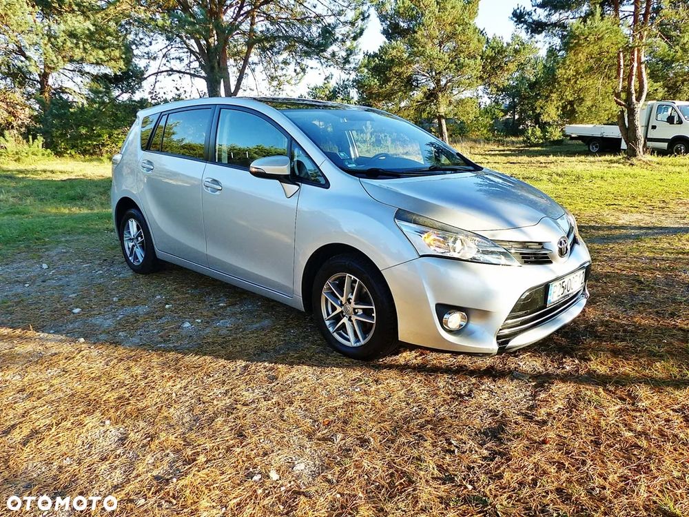 Toyota Verso 2015 photo 3