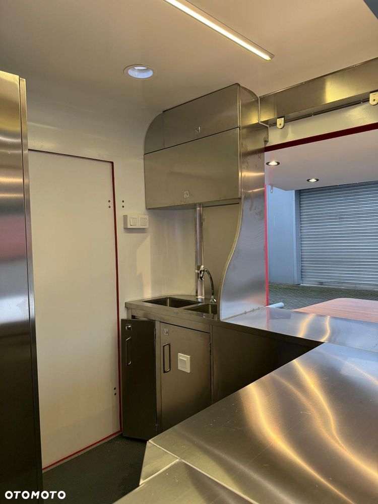 Esselmann Deli Food 400 przyczepa gastronomiczna z wyposażeniem - 9