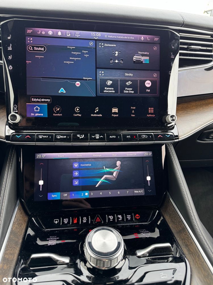 Jeep Grand Wagoneer - 33