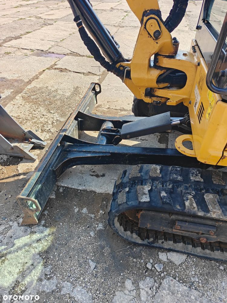 Caterpillar 302.7 - 19