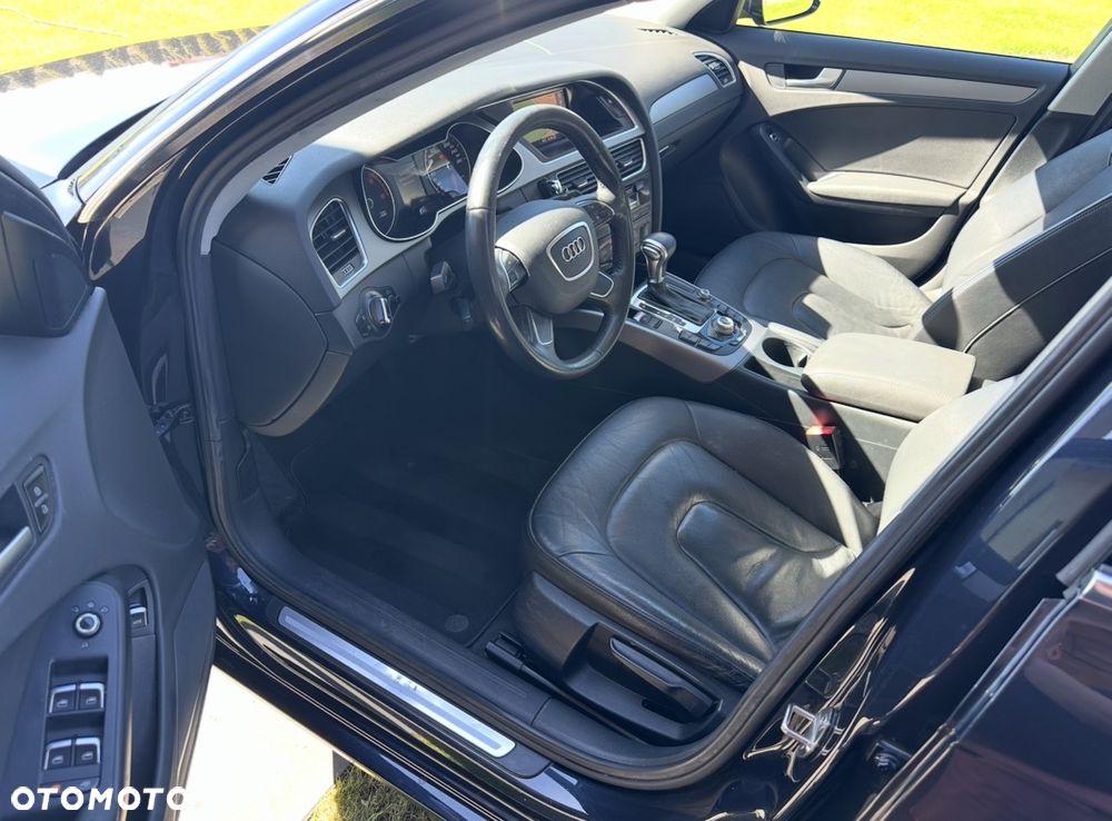 Audi A4 Limousine - 11