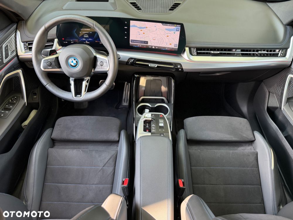 BMW iX1 eDrive20 66.5kWh M Sport Edition - 24