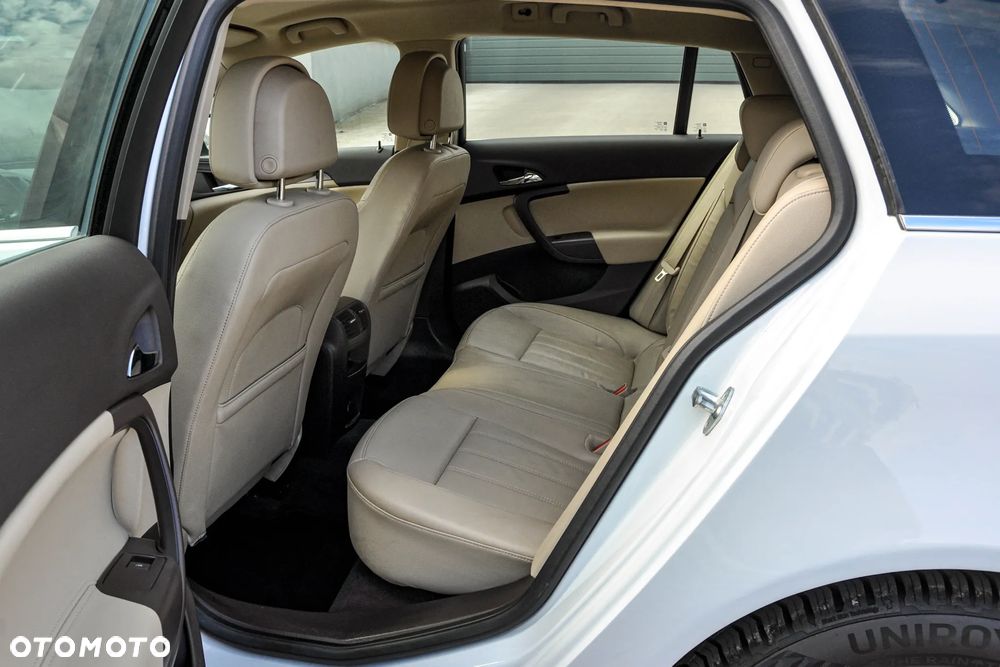 Opel Insignia - 8