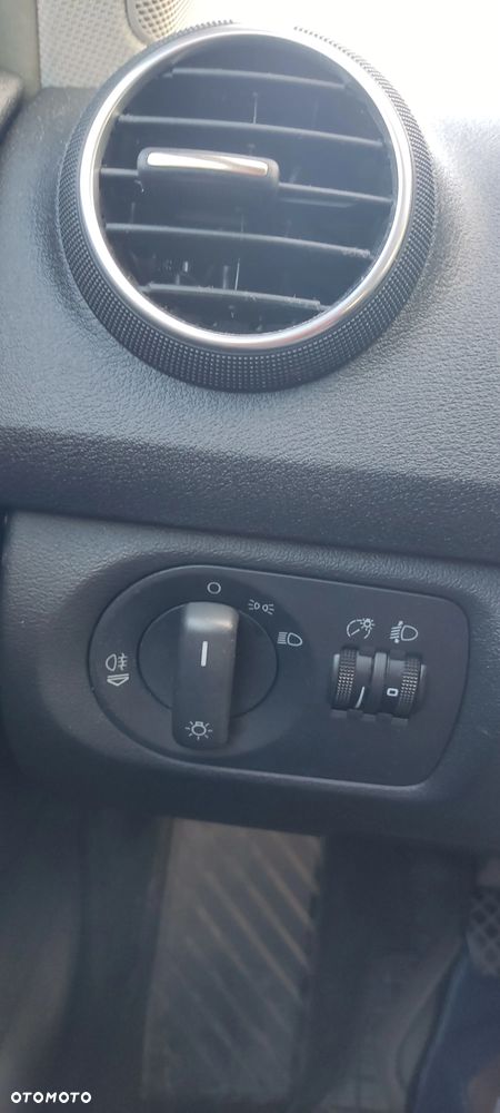 Audi A3 3-drzwiowe 1.6 Ambiente - 12
