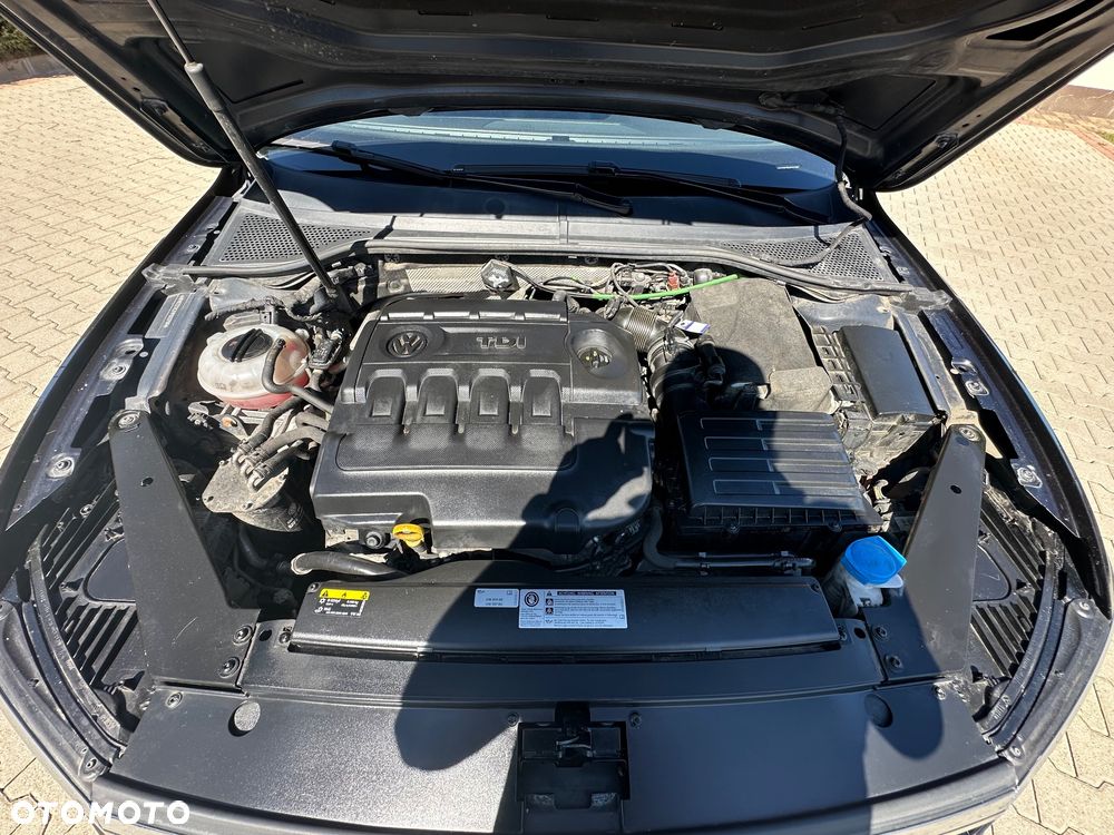 Volkswagen Passat - 19