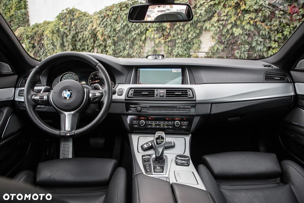 BMW Seria 5 535d xDrive Sport-Aut Luxury Line - 30