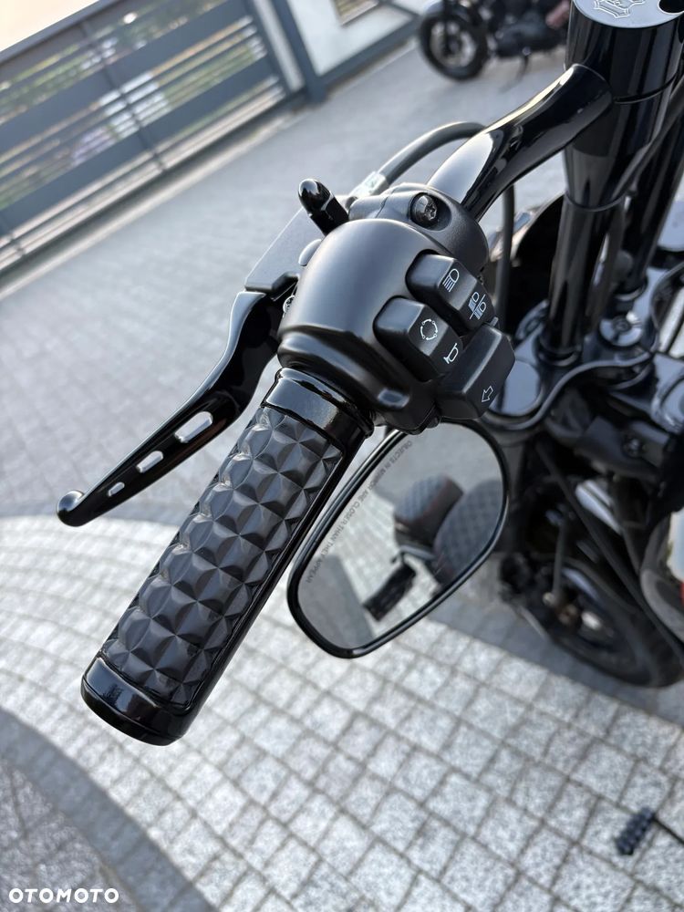 Harley-Davidson Softail Street Bob - 12