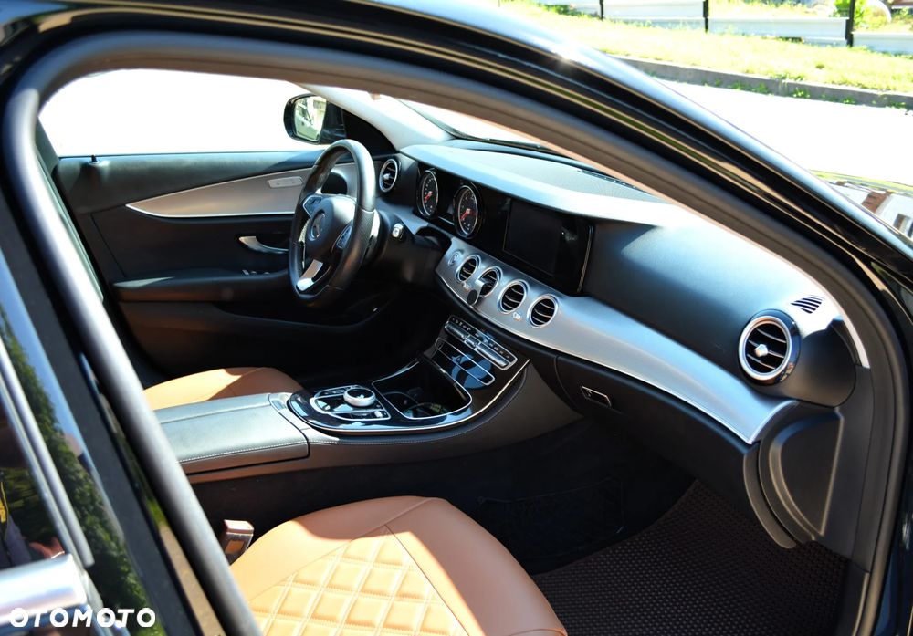 Mercedes-Benz Klasa E 220 d 4-Matic 9G-TRONIC - 7