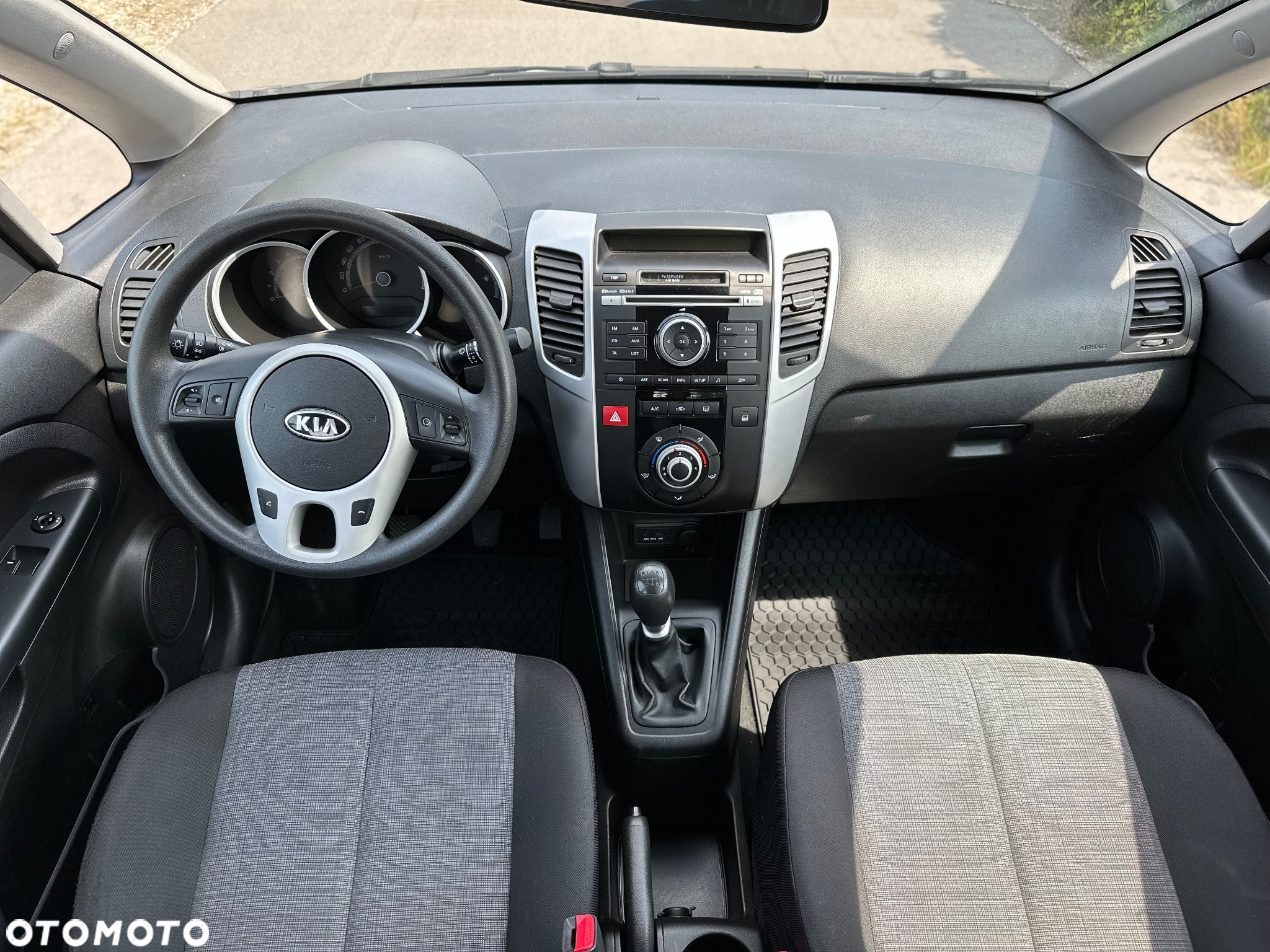 Kia Venga 1.6 CRDi 128 Vision - 23
