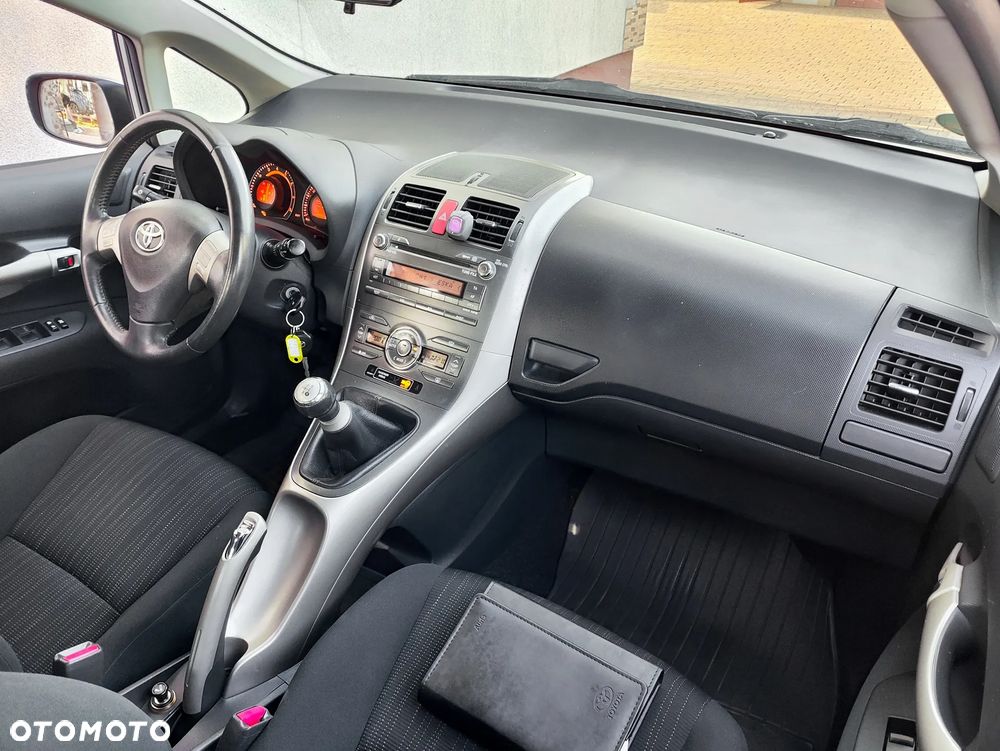 Toyota Auris 1.6 VVT-i Sol - 17
