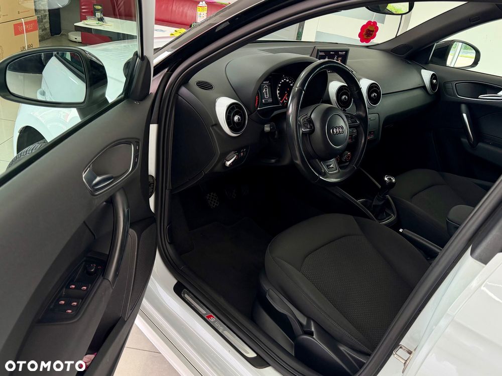 Audi A1 Sportback 1.2 TFSI S line edition m S line Sportpaket - 24