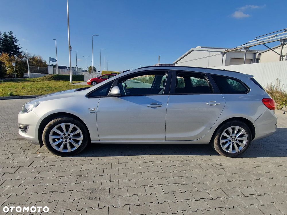 Opel Astra 2013 photo 3