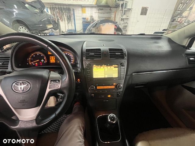 Toyota Avensis 2.2 D-CAT Premium - 11