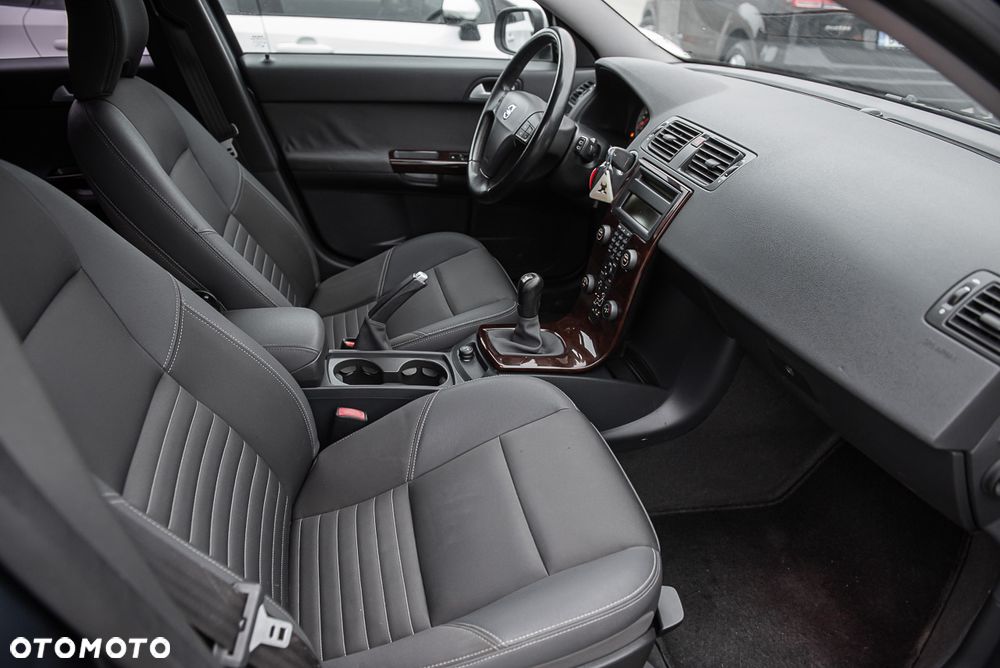 Volvo V50 1.6D - 25