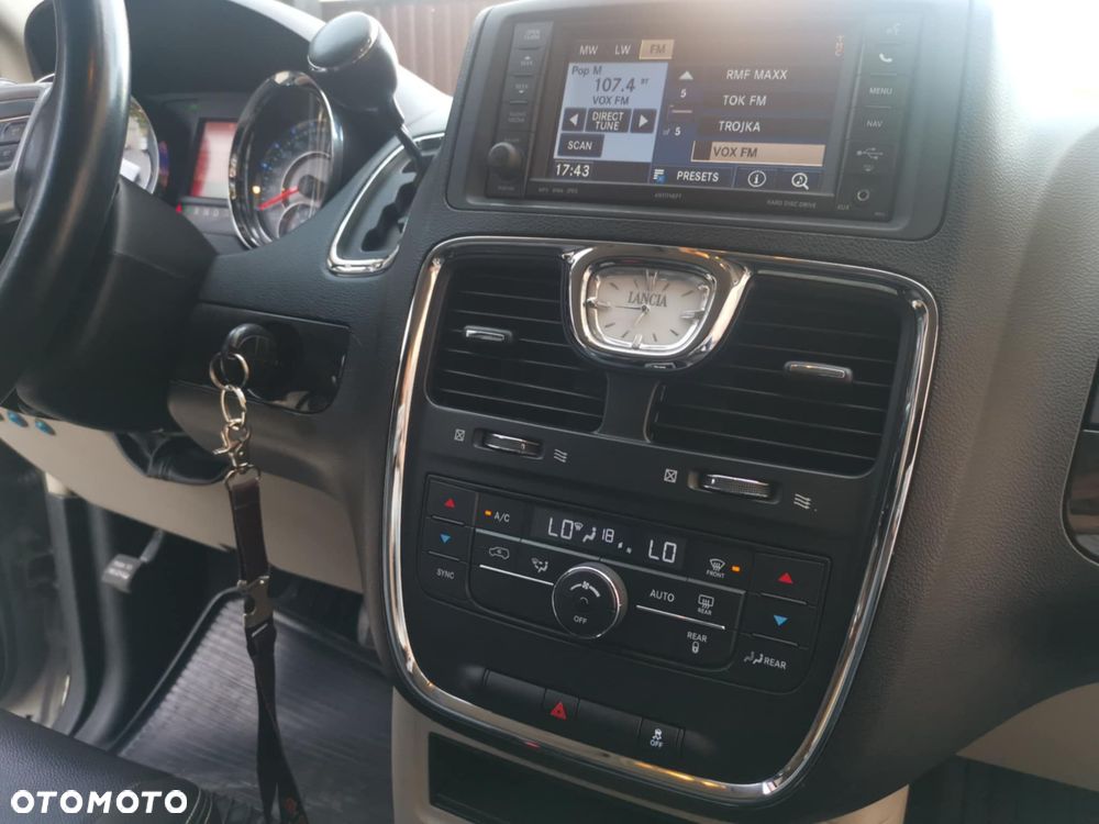 Lancia Voyager 2.8 Multijet 16v Silver - 7