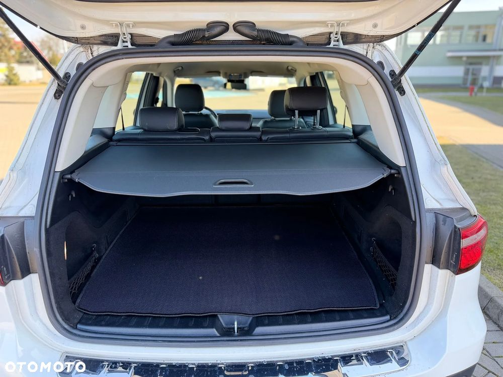 Mercedes-Benz GLB - 15