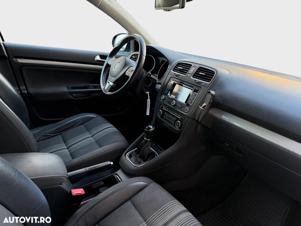 Volkswagen Golf 1.6 TDI DPF BlueMotion Technology MATCH - 9