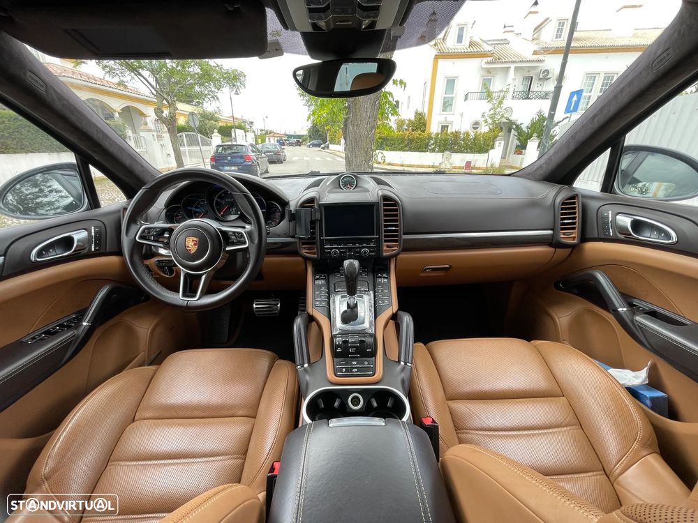 Porsche Cayenne Turbo S Tiptronic S - 18