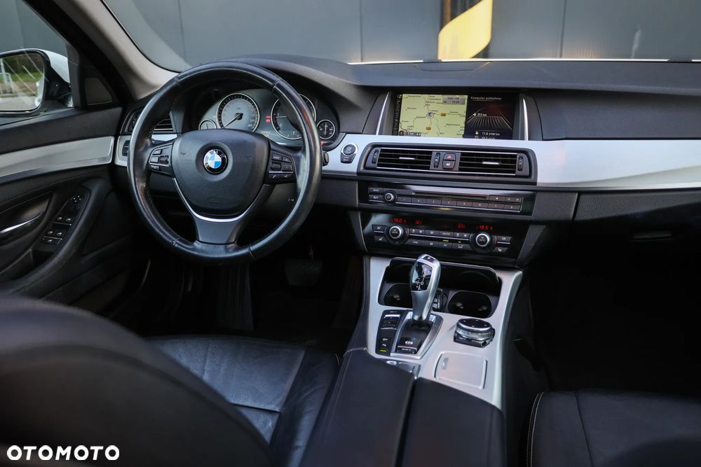 BMW Seria 5 525d xDrive Sport-Aut Modern Line - 5