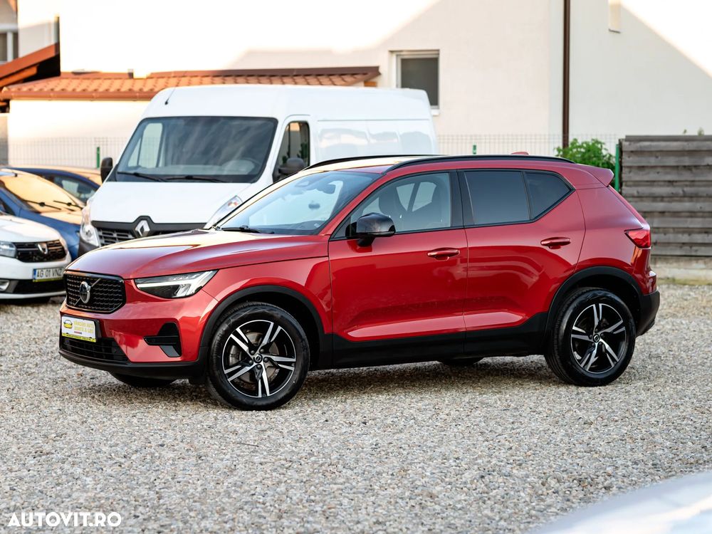 Volvo XC 40 B4 AT8 AWD Mild Hybrid R-Design - 3
