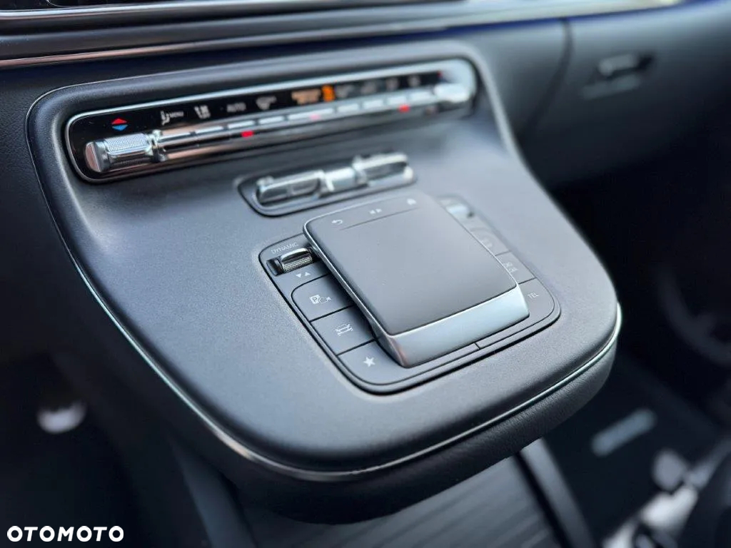 Mercedes-Benz Klasa V 300 d 4-Matic Avantgarde 9G-Tronic (d³ugi) - 24