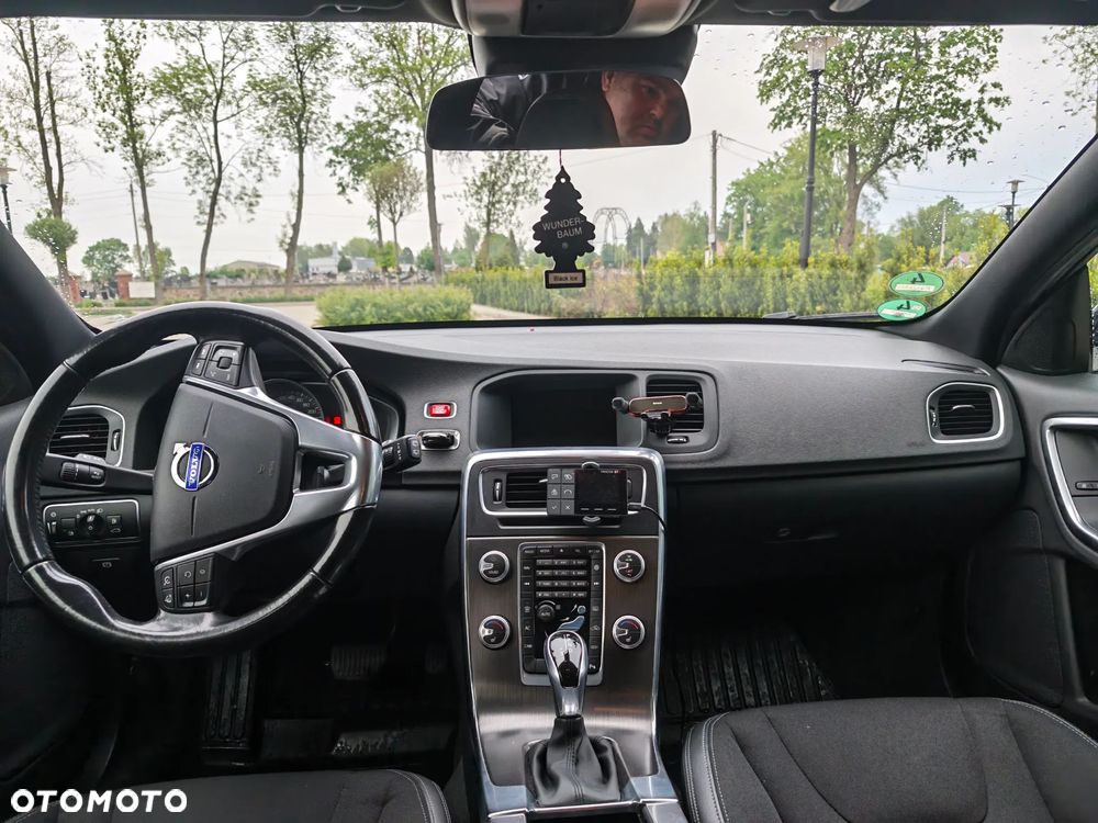 Volvo V60 Cross Country D3 Geartronic Momentum - 21