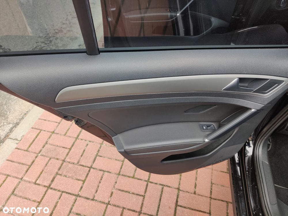 Volkswagen Golf Variant 1.6 TDI BlueMotion Technology DSG Comfortline - 20