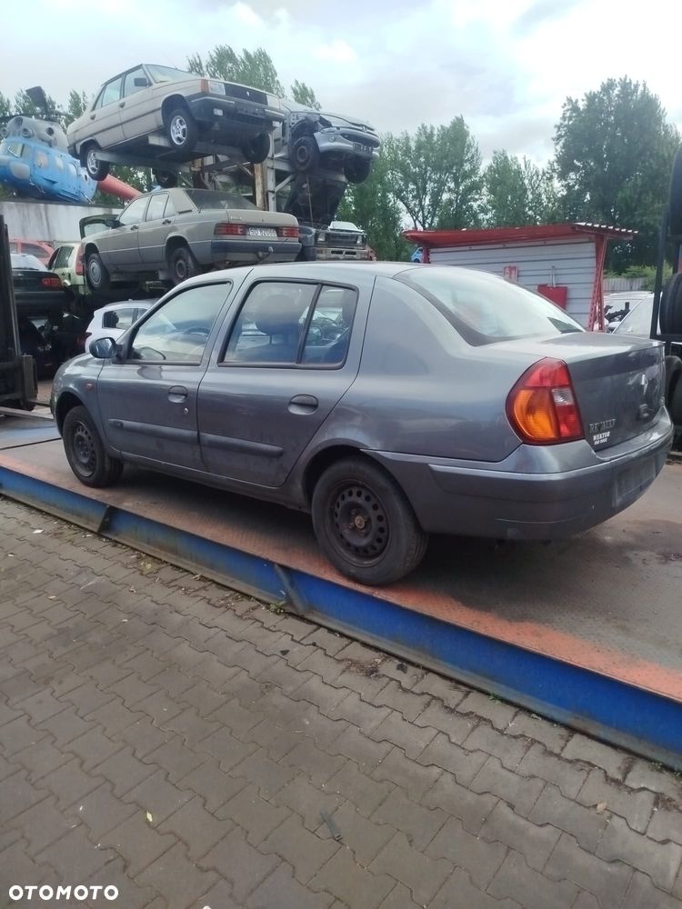 Renault Thalia na części. - 8