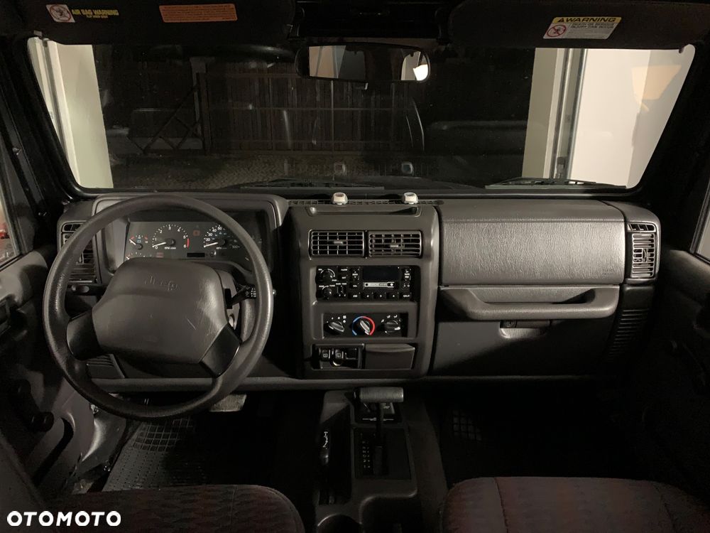 Jeep Wrangler - 12