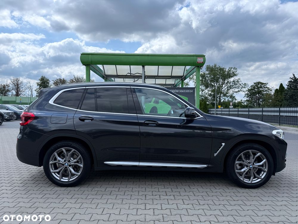 BMW X3 sDrive18d xLine - 9