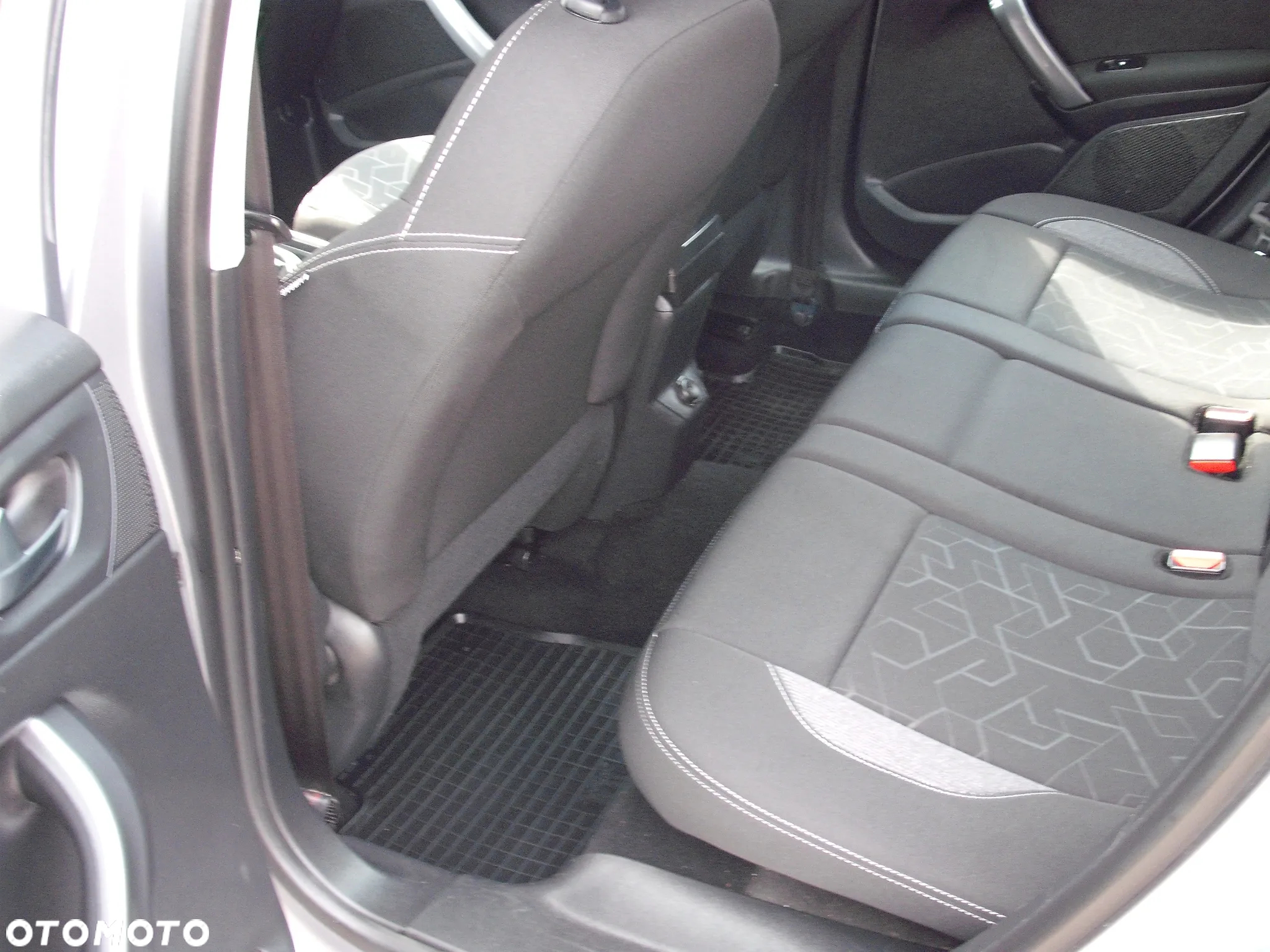 Peugeot 2008 - 12