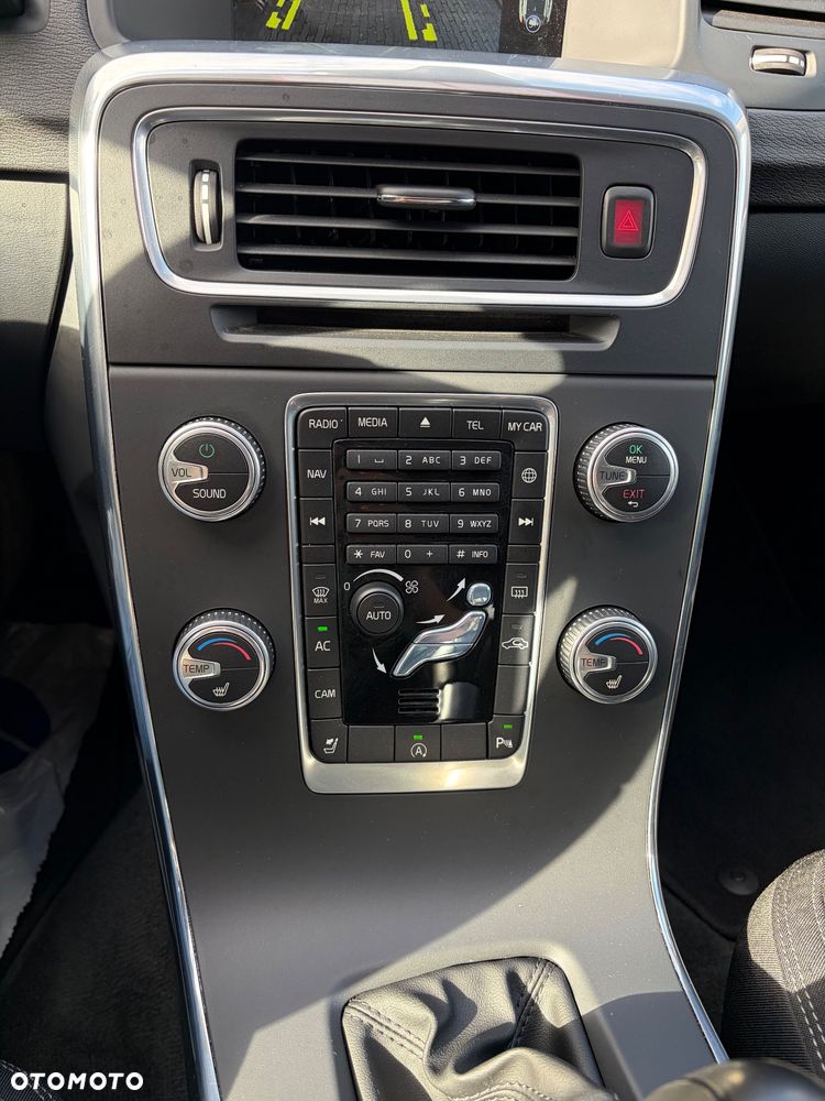 Volvo V60 D4 Business Edition - 18