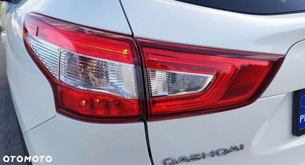 Nissan Qashqai 1.6 DCi Xtronic TEKNA - 35