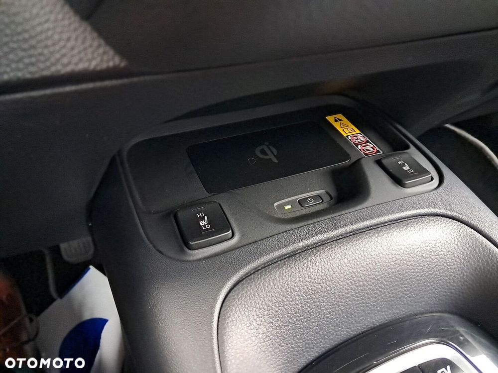 Toyota Corolla 1.8 Hybrid Comfort - 22