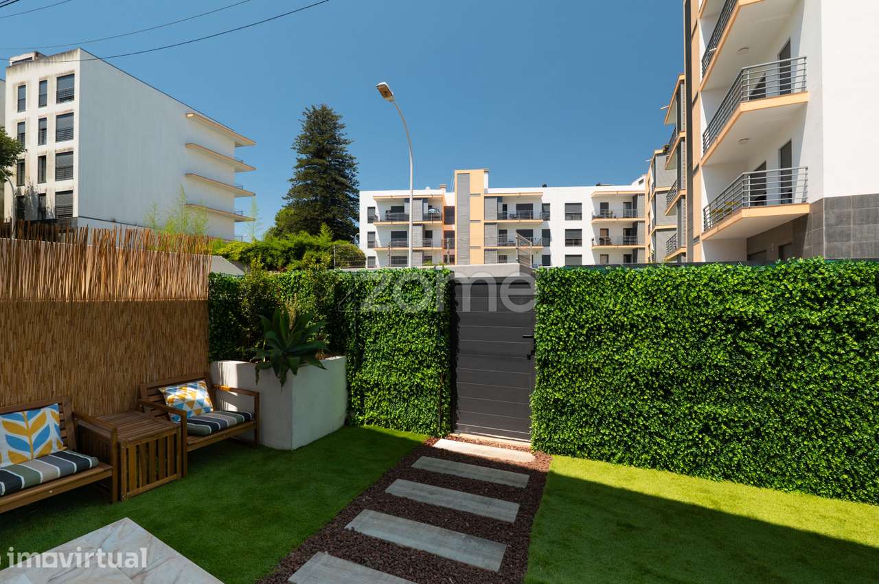 Fantástica Moradia T3+1 Remodelada com Jardim e Terraço em Benfica - Grande imagem: 3/43