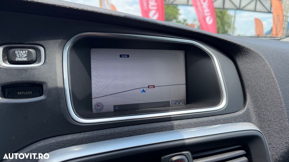 Volvo V40 D2 Momentum - 22