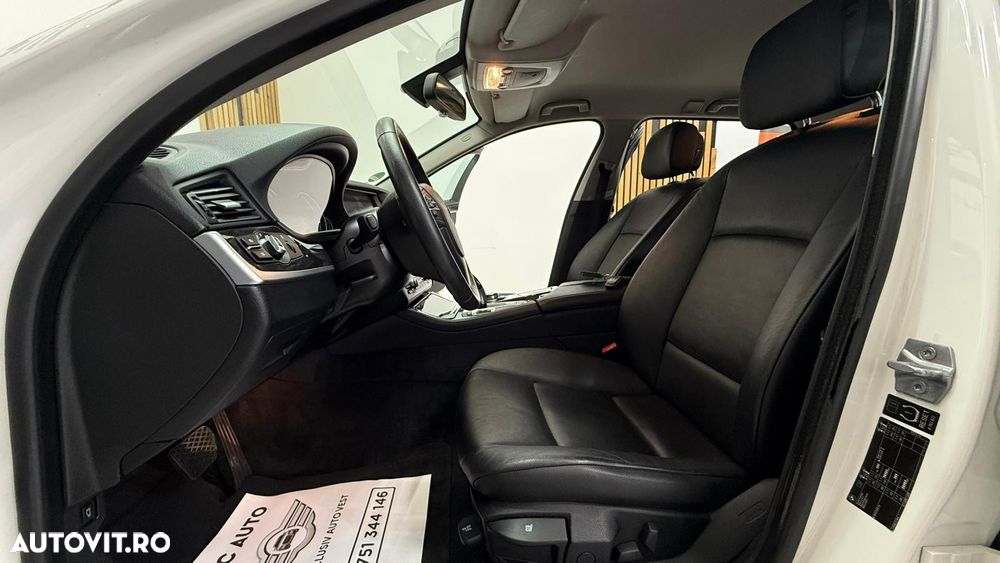 BMW Seria 5 528i Aut. Luxury Line - 14