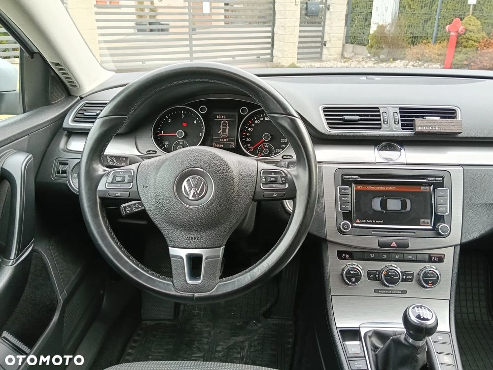 Volkswagen Passat 2.0 TDI Comfortline - 9
