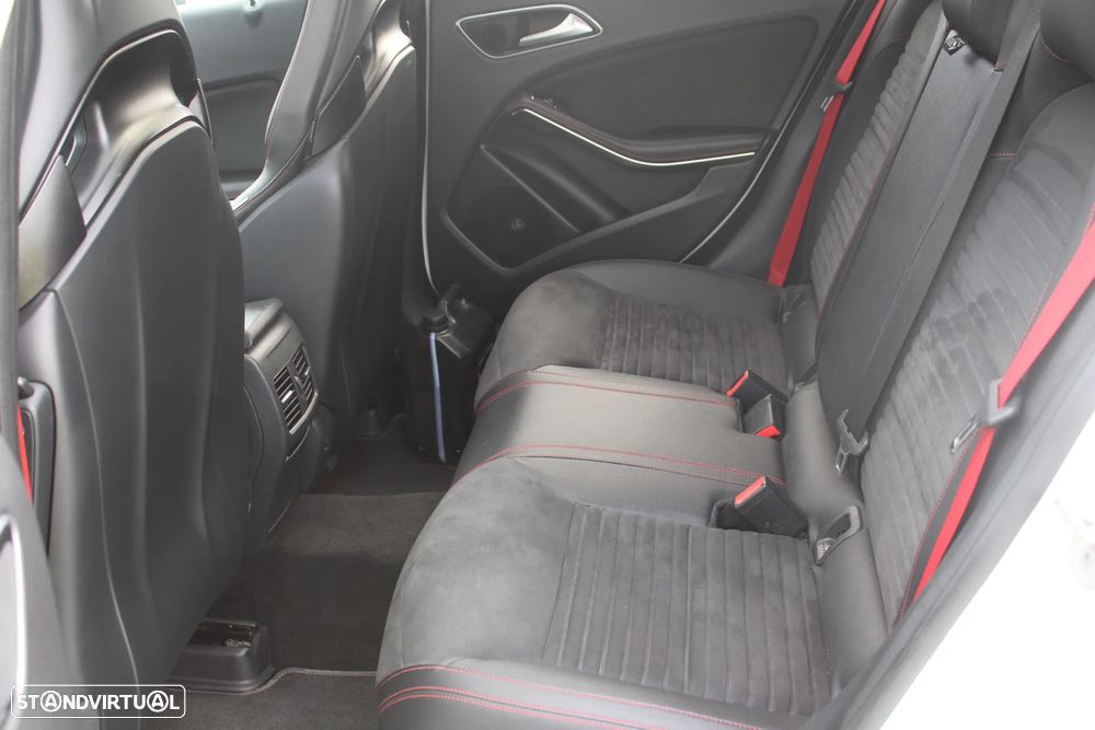Mercedes-Benz A 45 AMG 4-Matic - 26