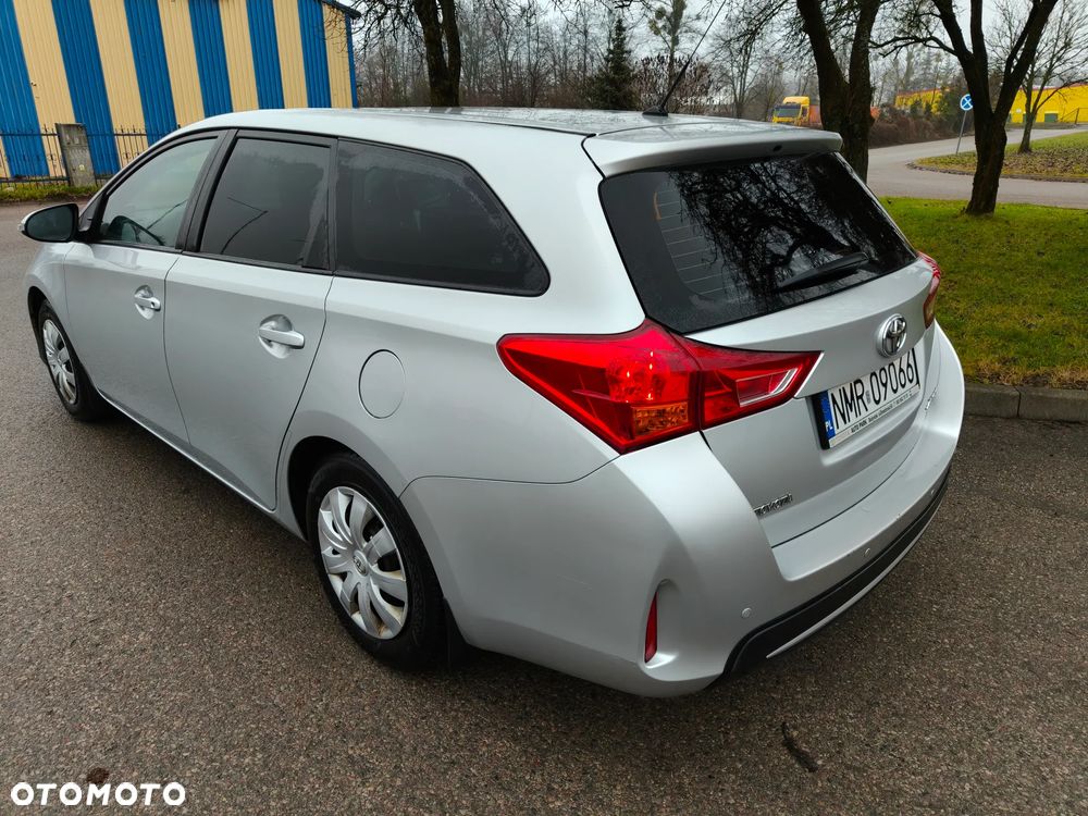 Toyota Auris 1.6 Active - 9
