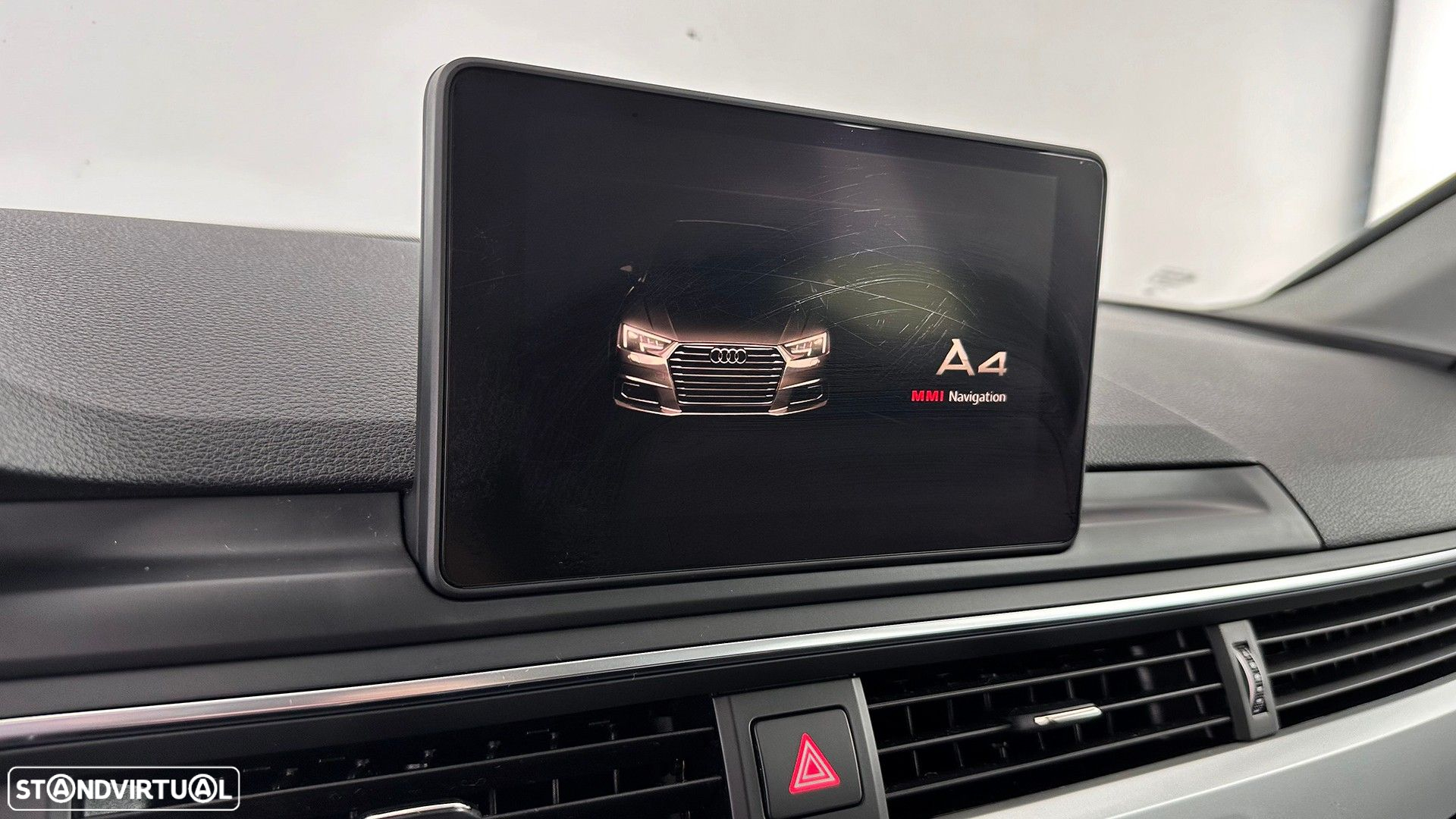 Audi A4 Avant 2.0 TDI Advance - 36