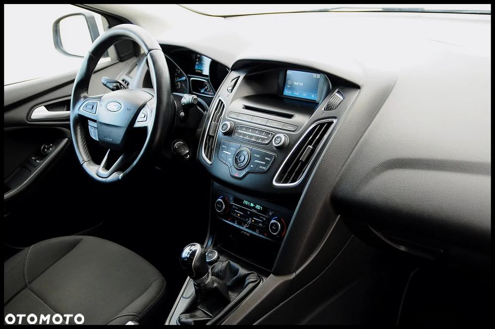 Ford Focus - 32