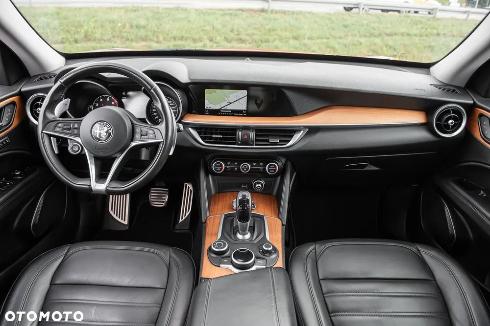 Alfa Romeo Stelvio - 32