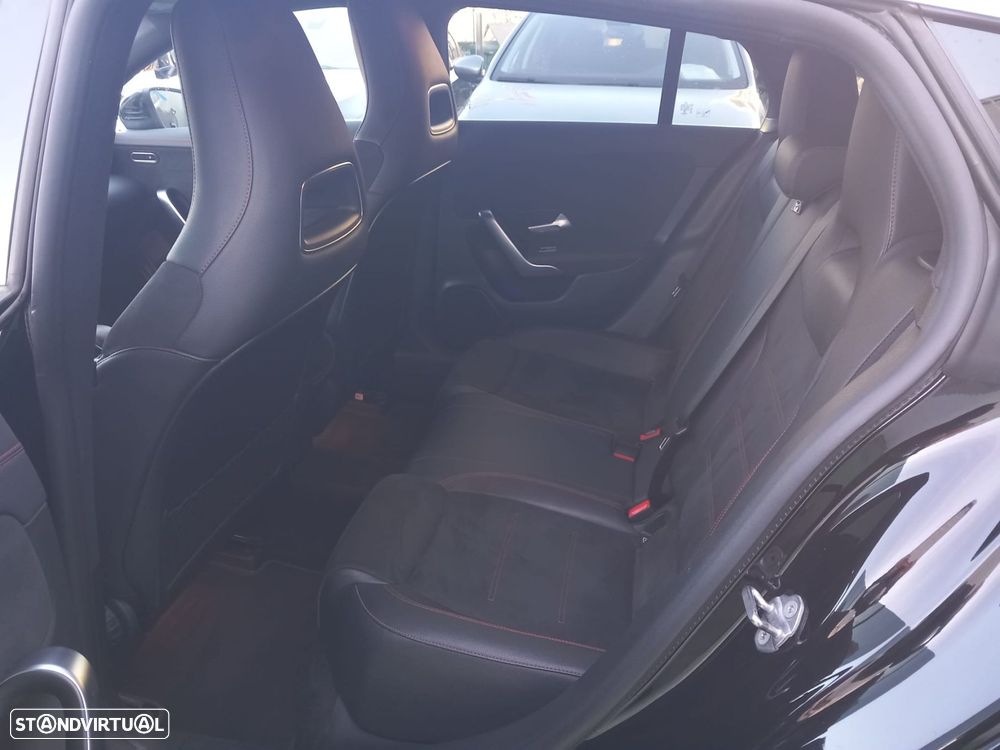 Mercedes-Benz CLA 180 d Shooting Brake AMG Line Aut. - 21