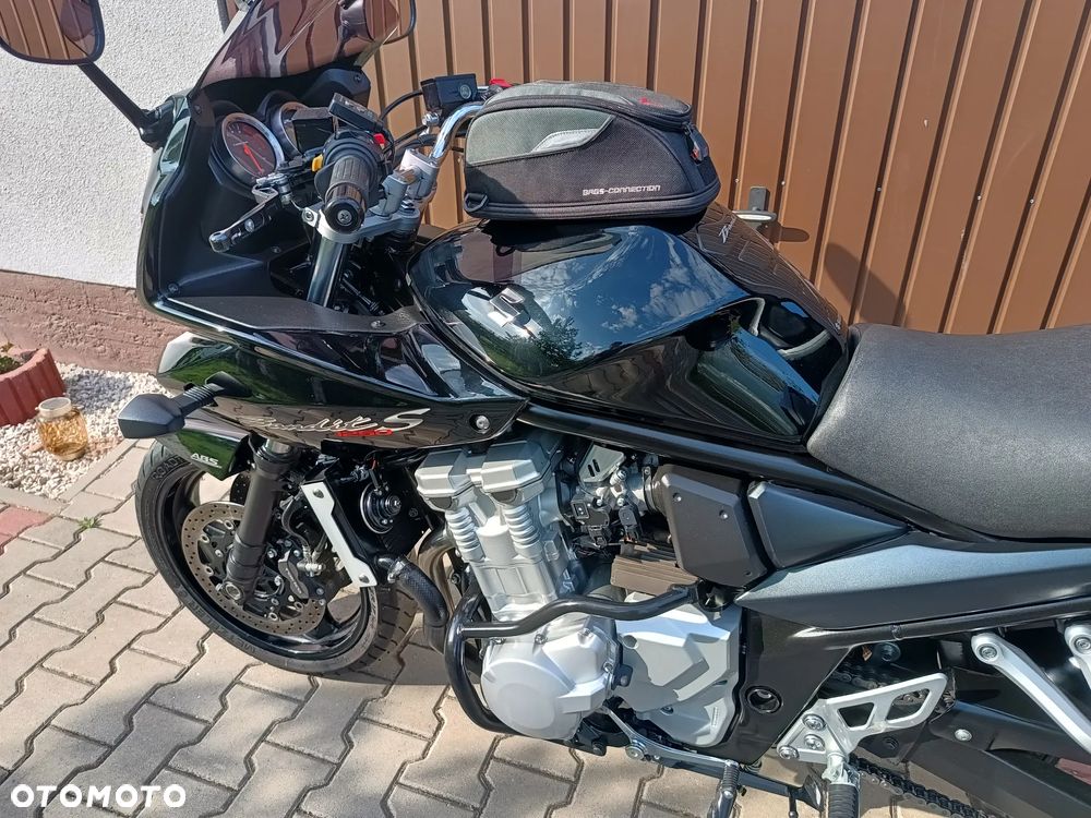 Suzuki Bandit - 25