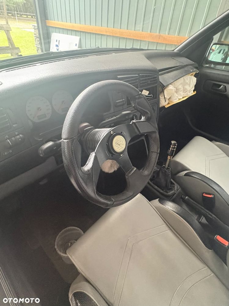 Volkswagen Golf 2.0 GTI - 16