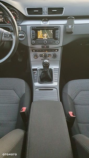 Volkswagen Passat 2.0 TDI BlueMotion Technology Comfortline - 14