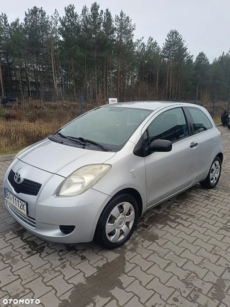 Toyota Yaris 1.3 Sol - 1