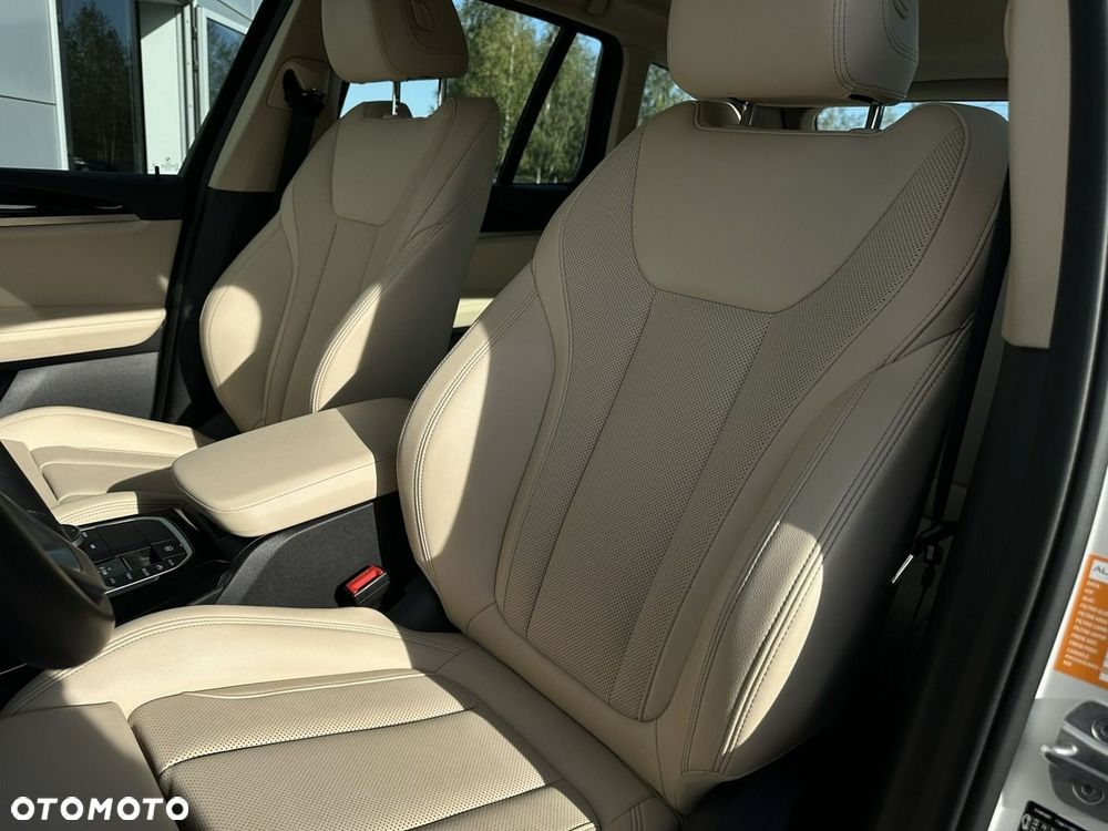 BMW X3 xDrive30e Advantage - 16