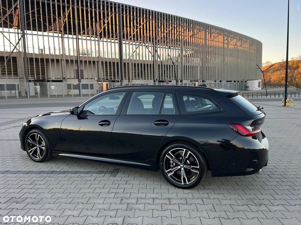 BMW Seria 3 330i xDrive M Sport - 28